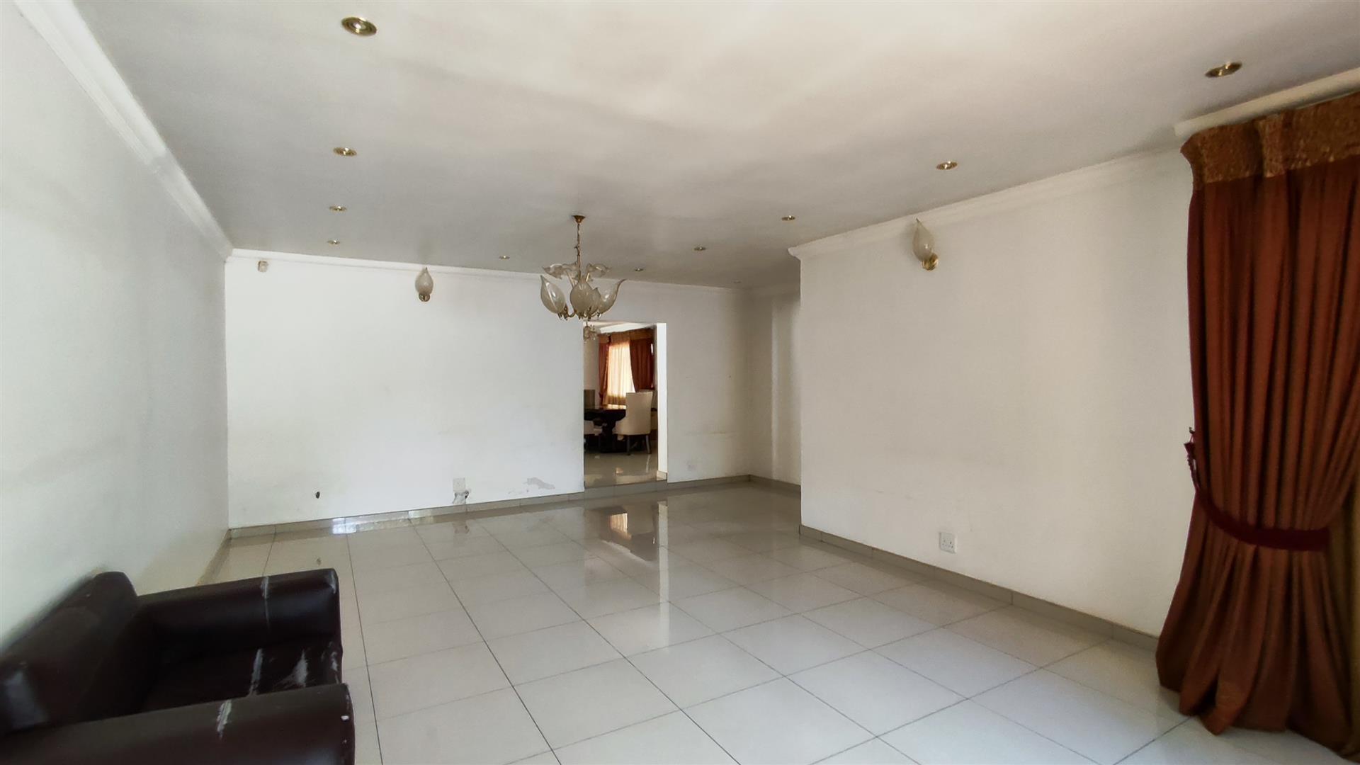 TV Room - 50 square meters of property in Brackendowns