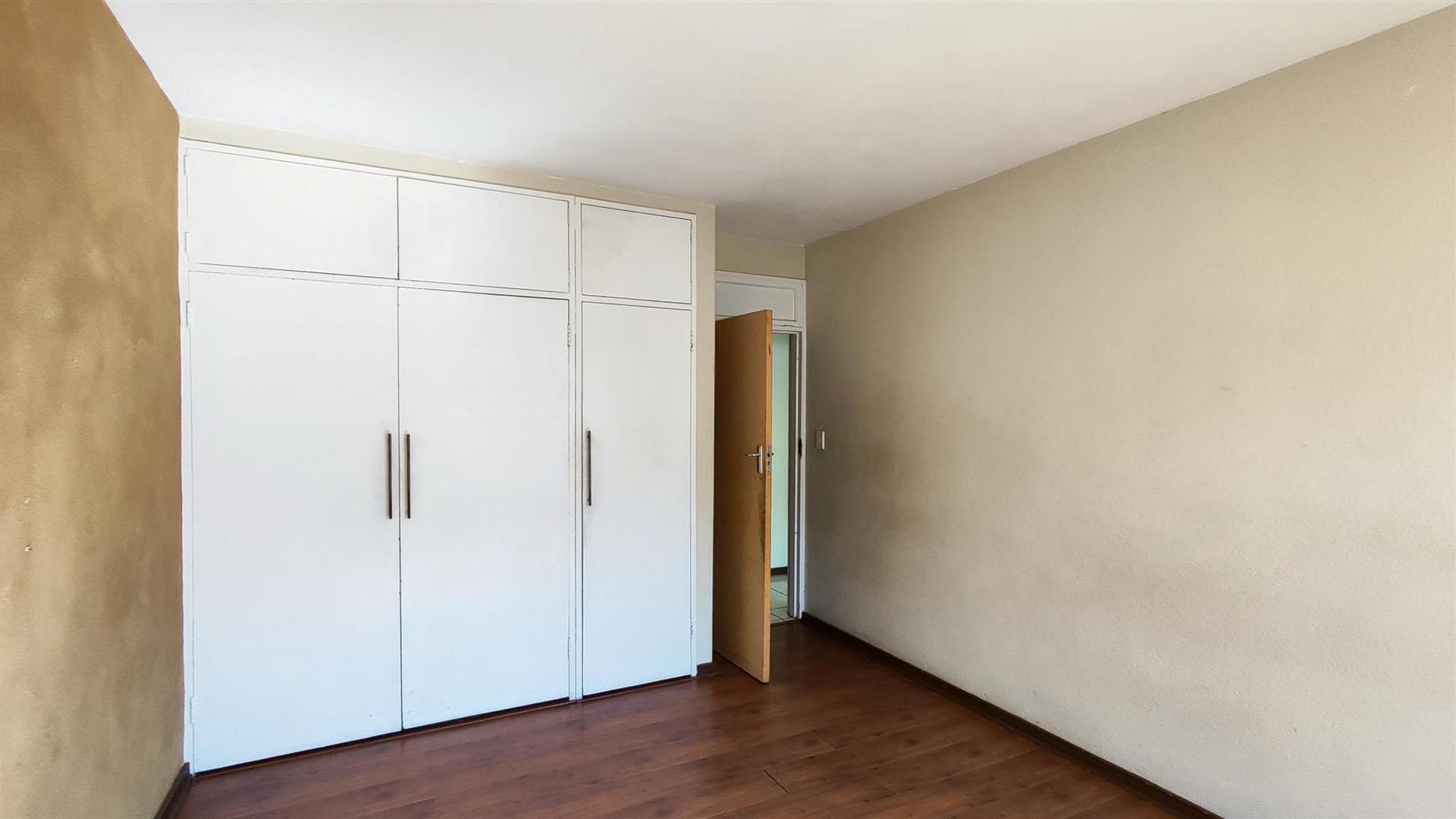 Bed Room 2 - 17 square meters of property in Regents Park