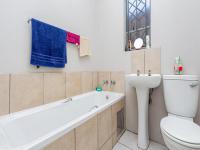 Bathroom 1 of property in Riverside View