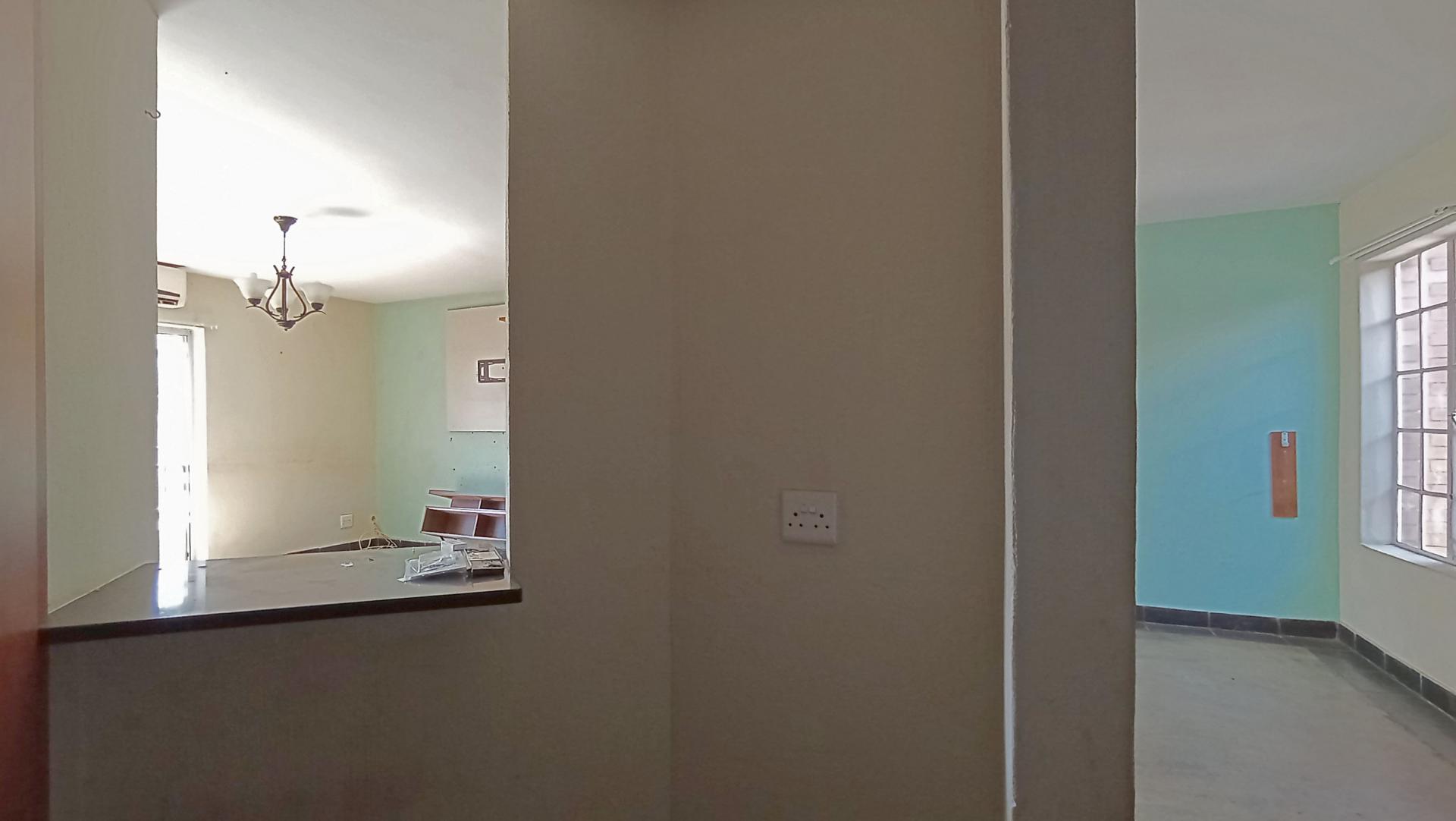 Kitchen - 11 square meters of property in Montana