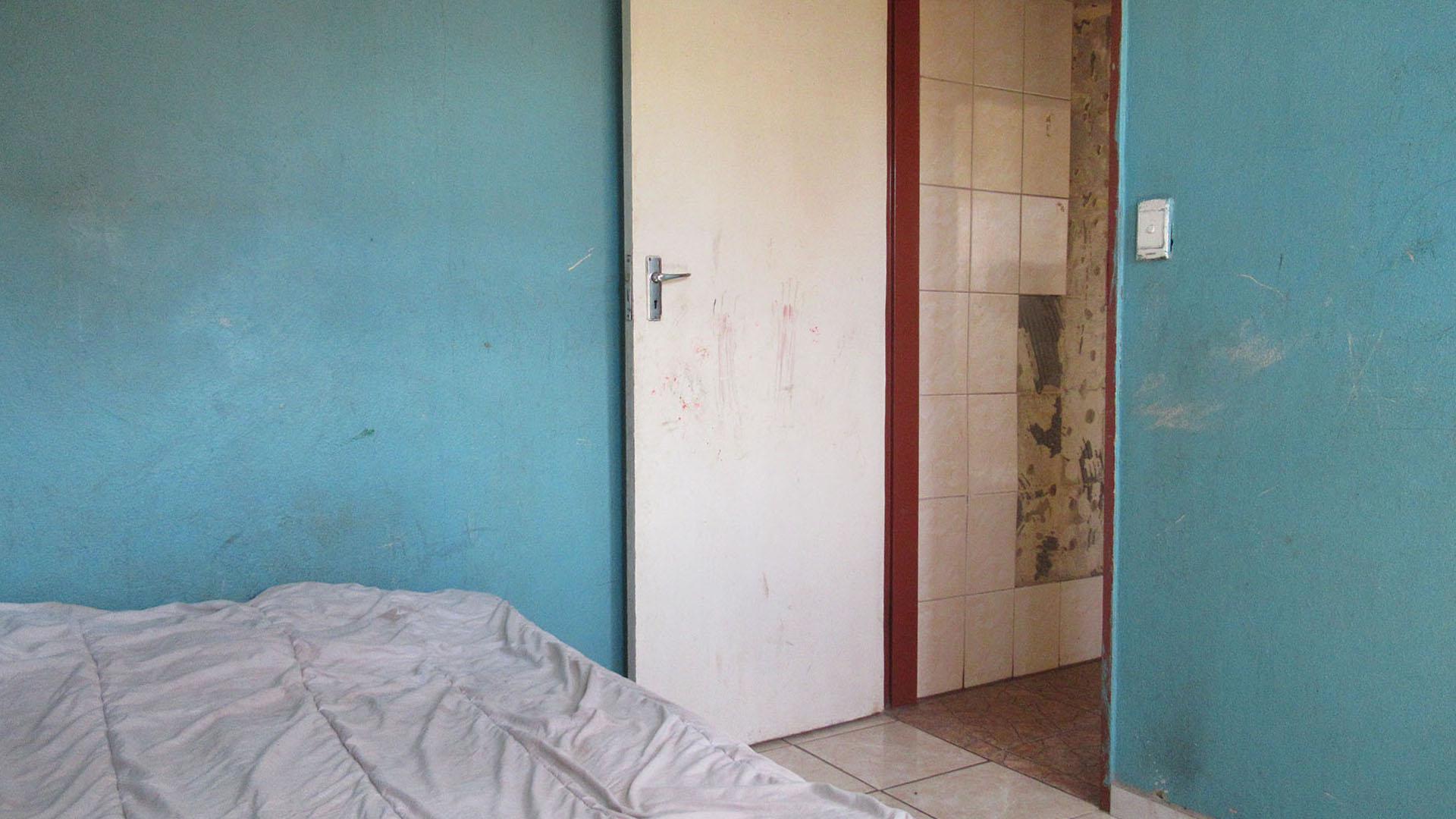 Bed Room 1 - 8 square meters of property in Protea Glen