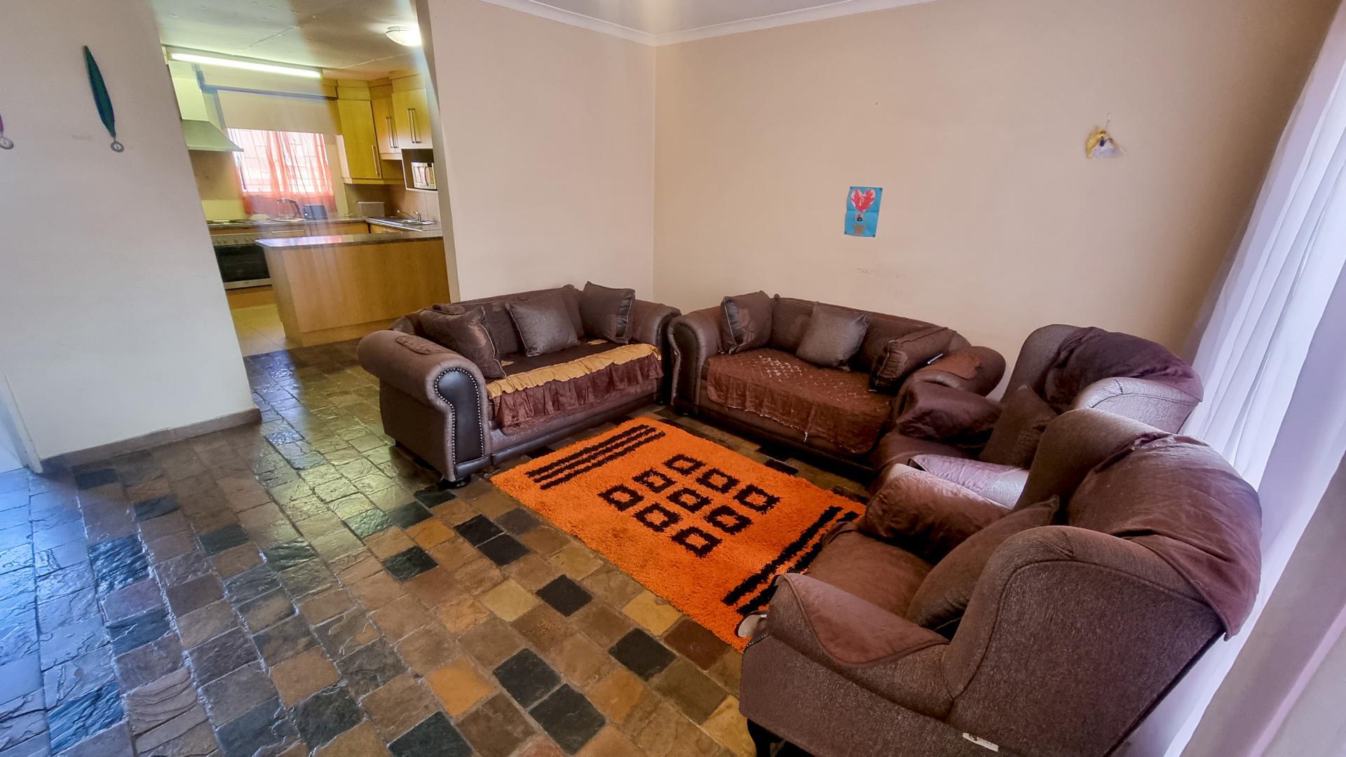 Lounges of property in Uitsig