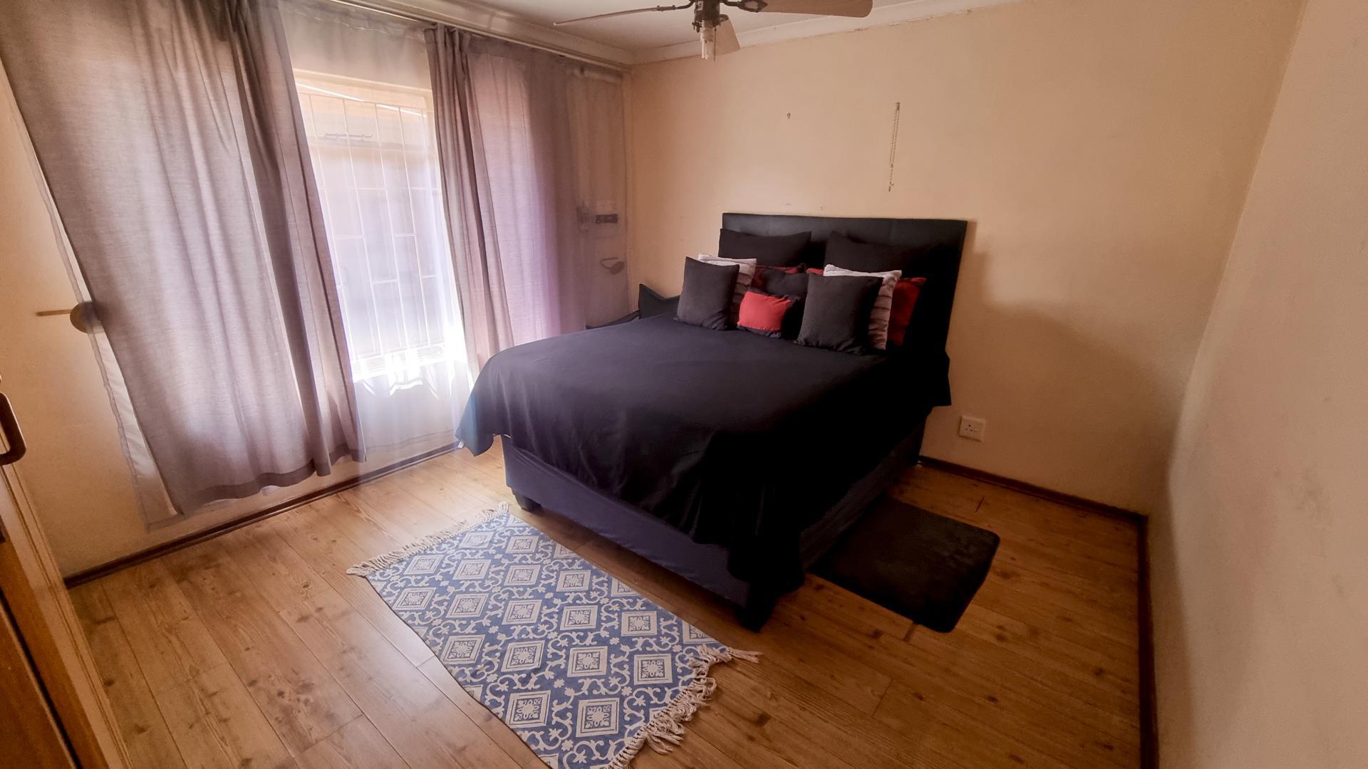 Bed Room 2 of property in Uitsig