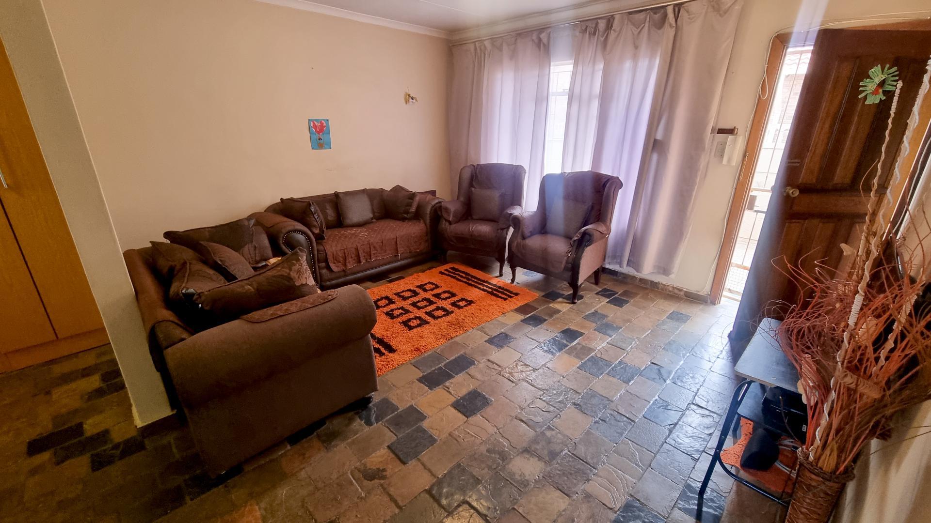 Lounges of property in Uitsig