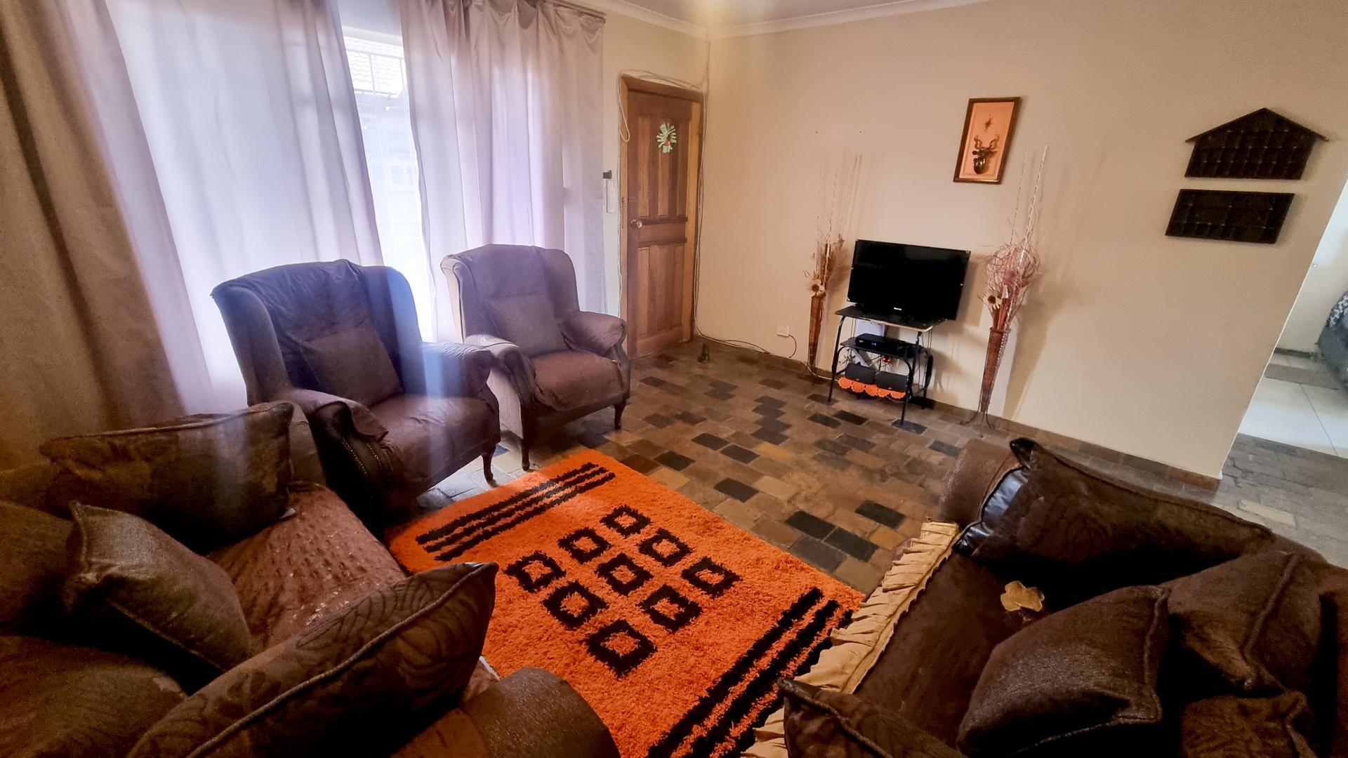 Lounges of property in Uitsig