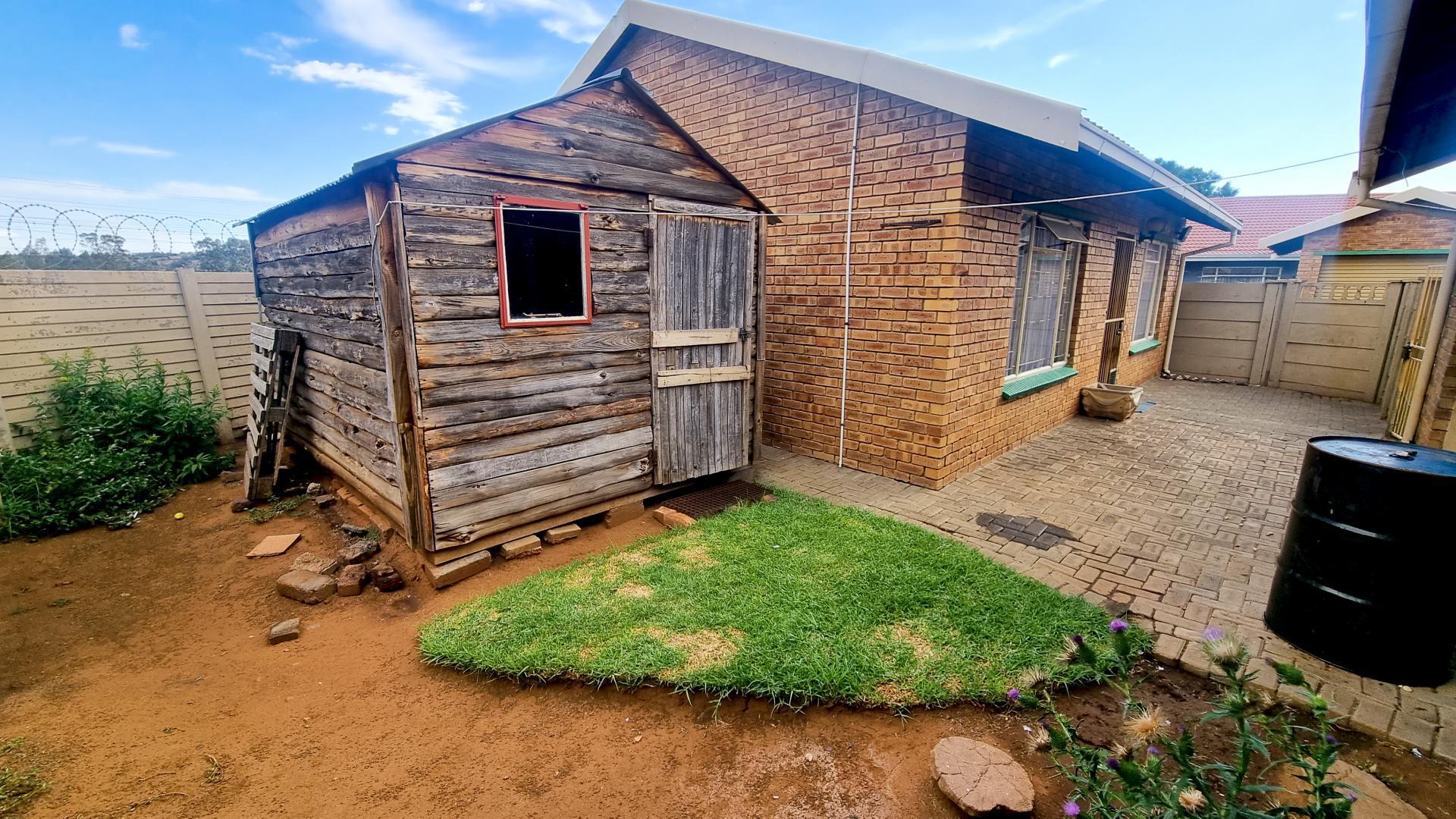 Backyard of property in Uitsig