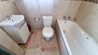 Bathroom 1 of property in Uitsig