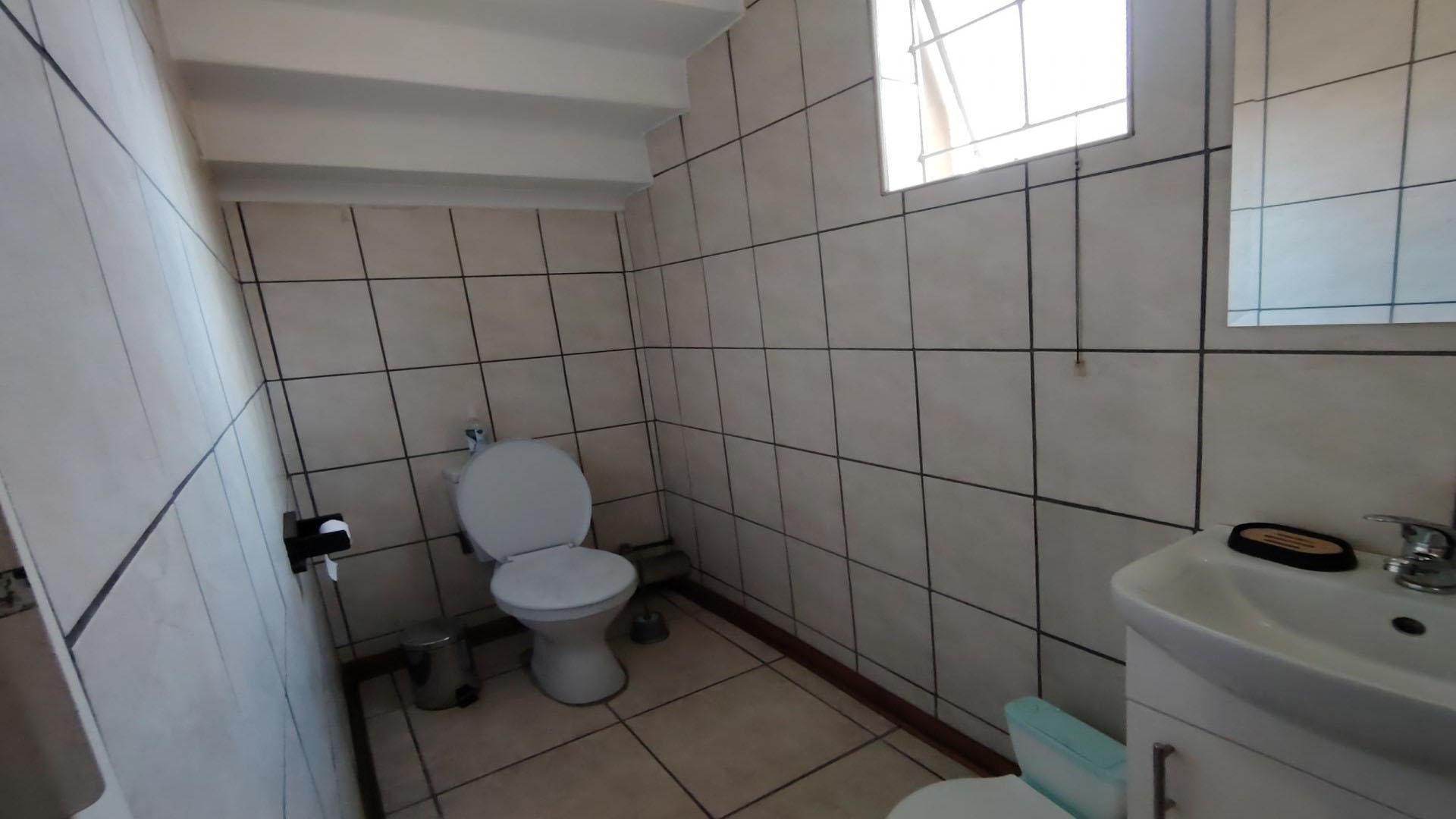 Bathroom 1 of property in Langenhoven Park