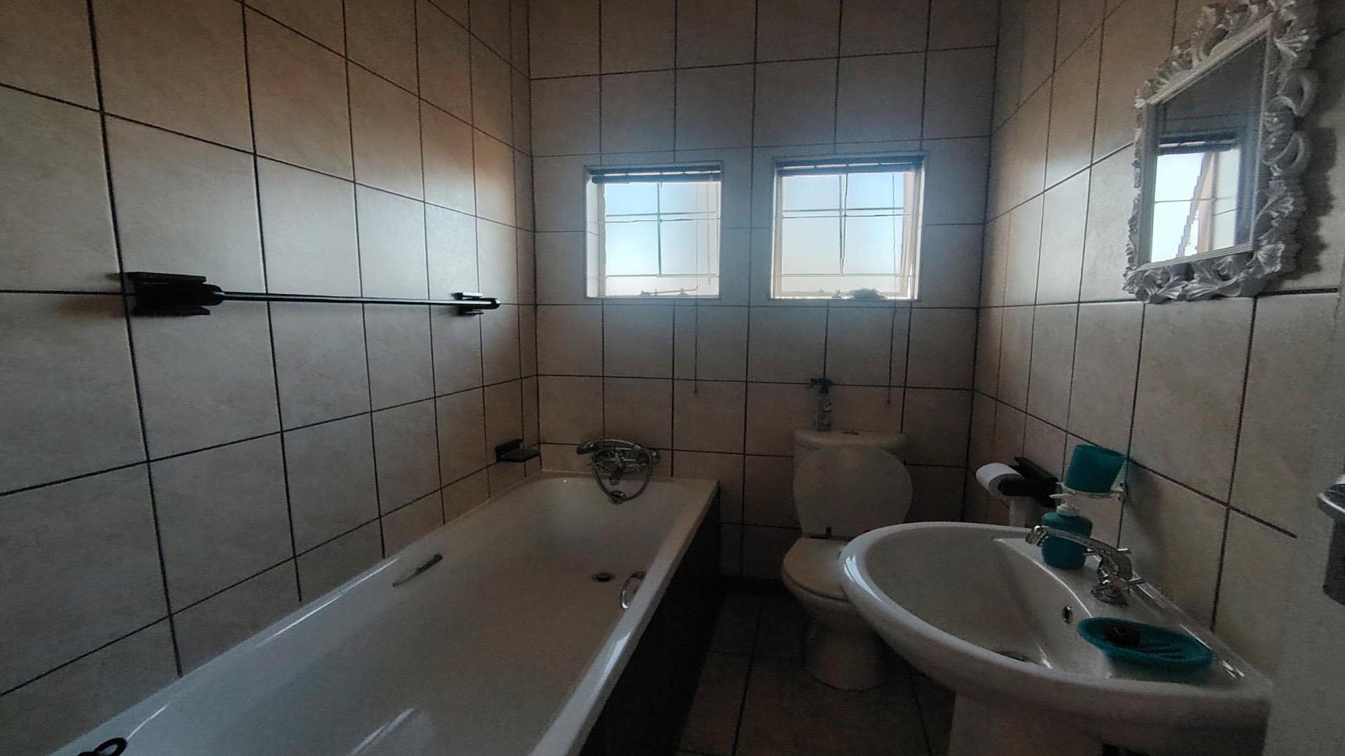 Bathroom 3+ of property in Langenhoven Park