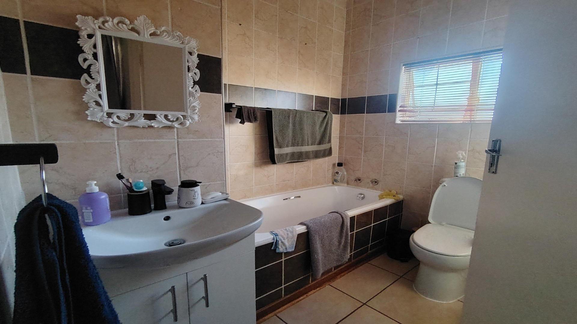 Bathroom 3+ of property in Langenhoven Park