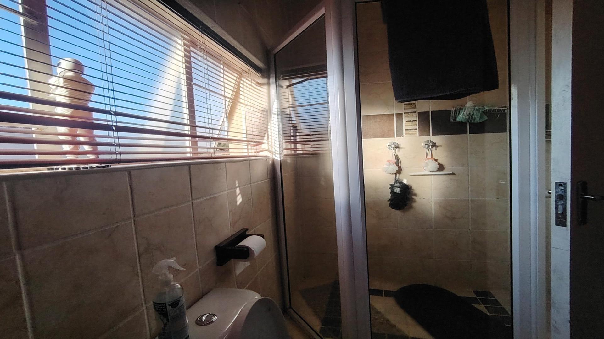 Bathroom 2 of property in Langenhoven Park