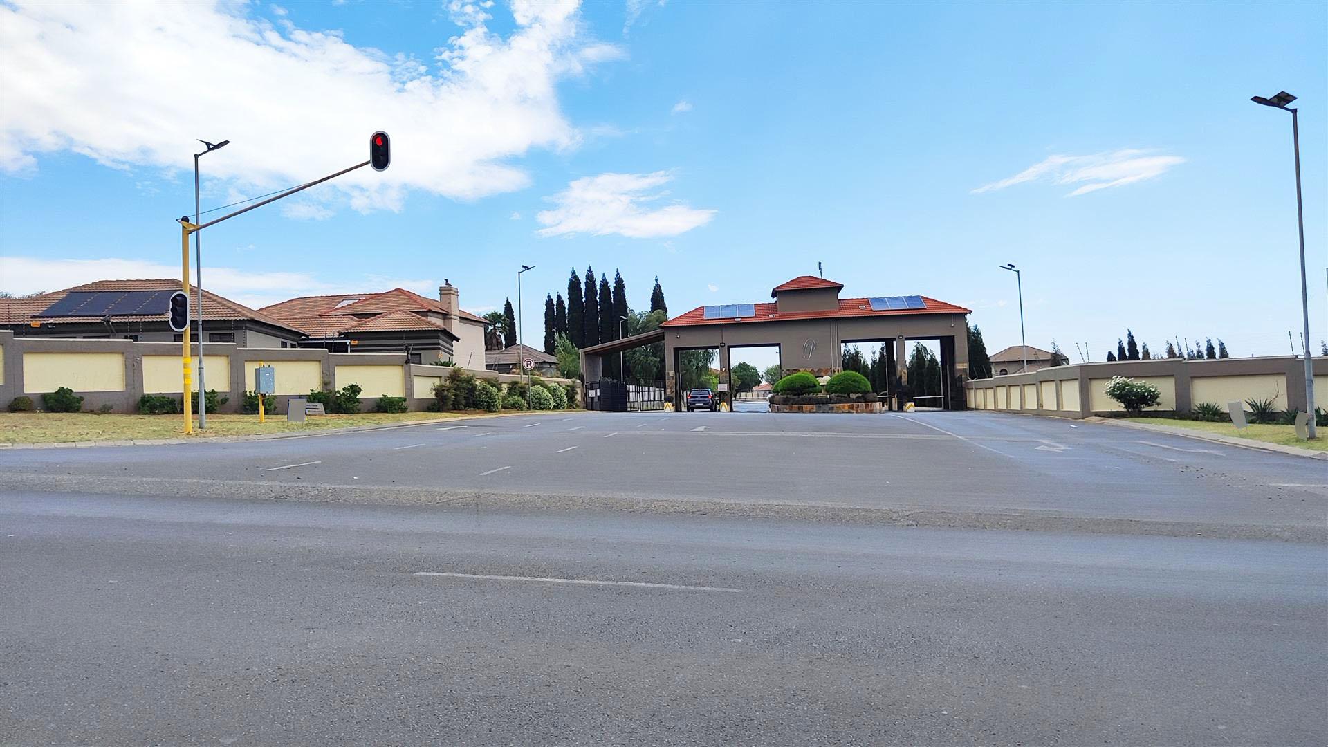 Front View of property in Parkrand