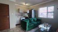 Lounges - 17 square meters of property in Belhar