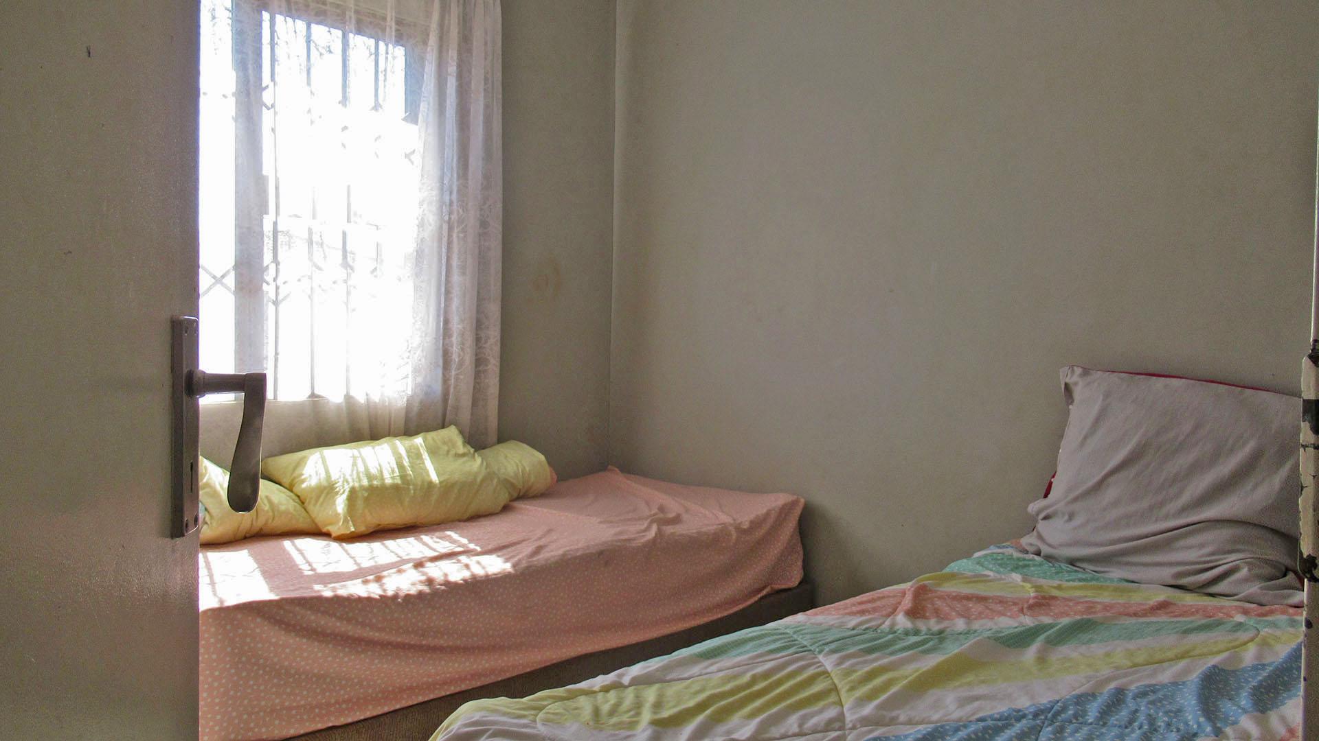 Main Bedroom - 10 square meters of property in Vosloorus