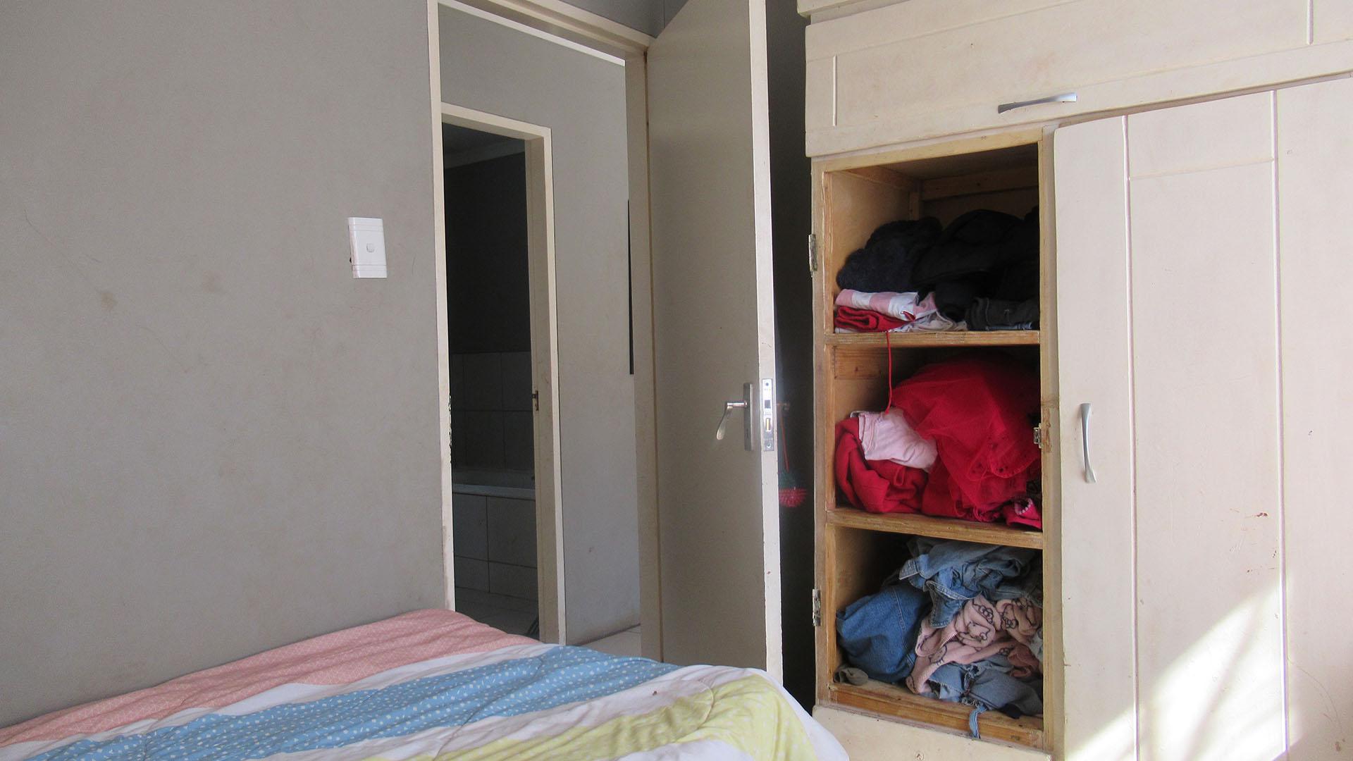 Main Bedroom - 10 square meters of property in Vosloorus