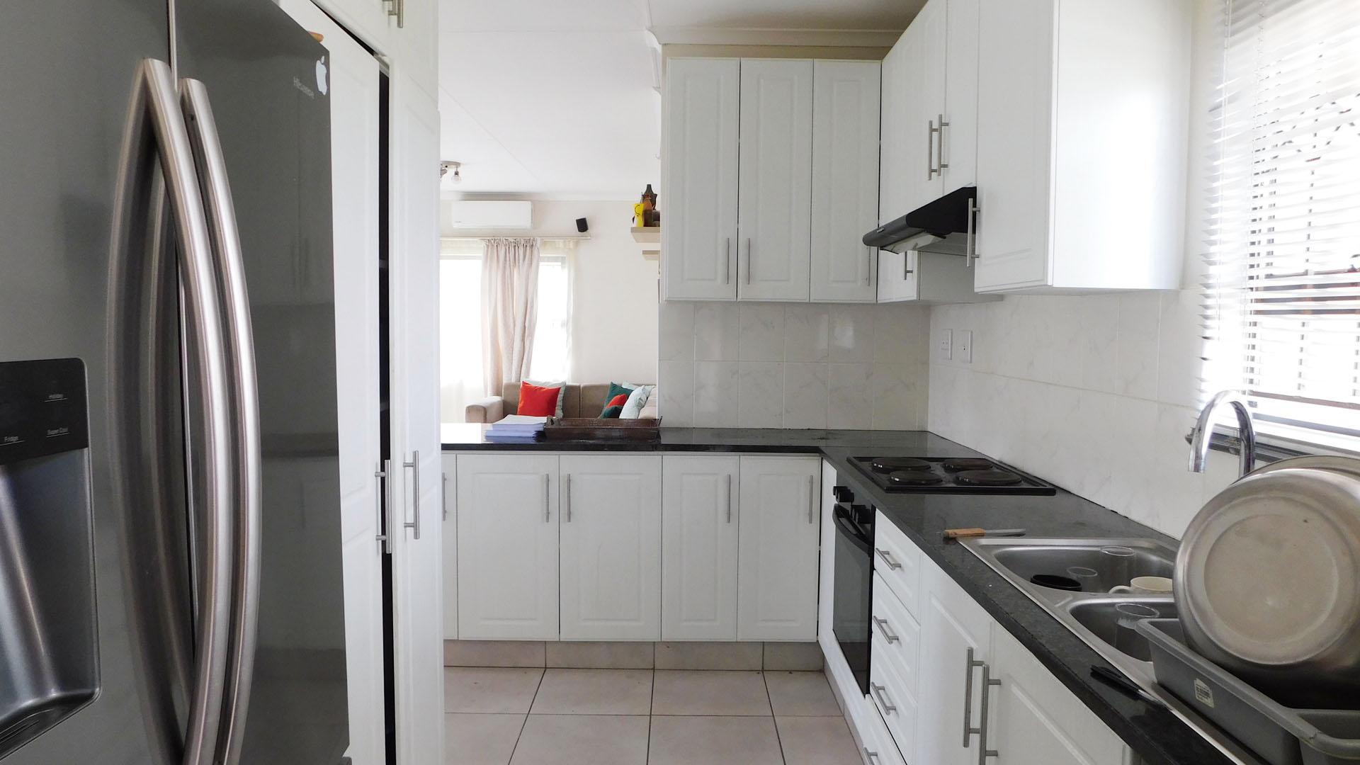 Kitchen - 10 square meters of property in Bishopstowe