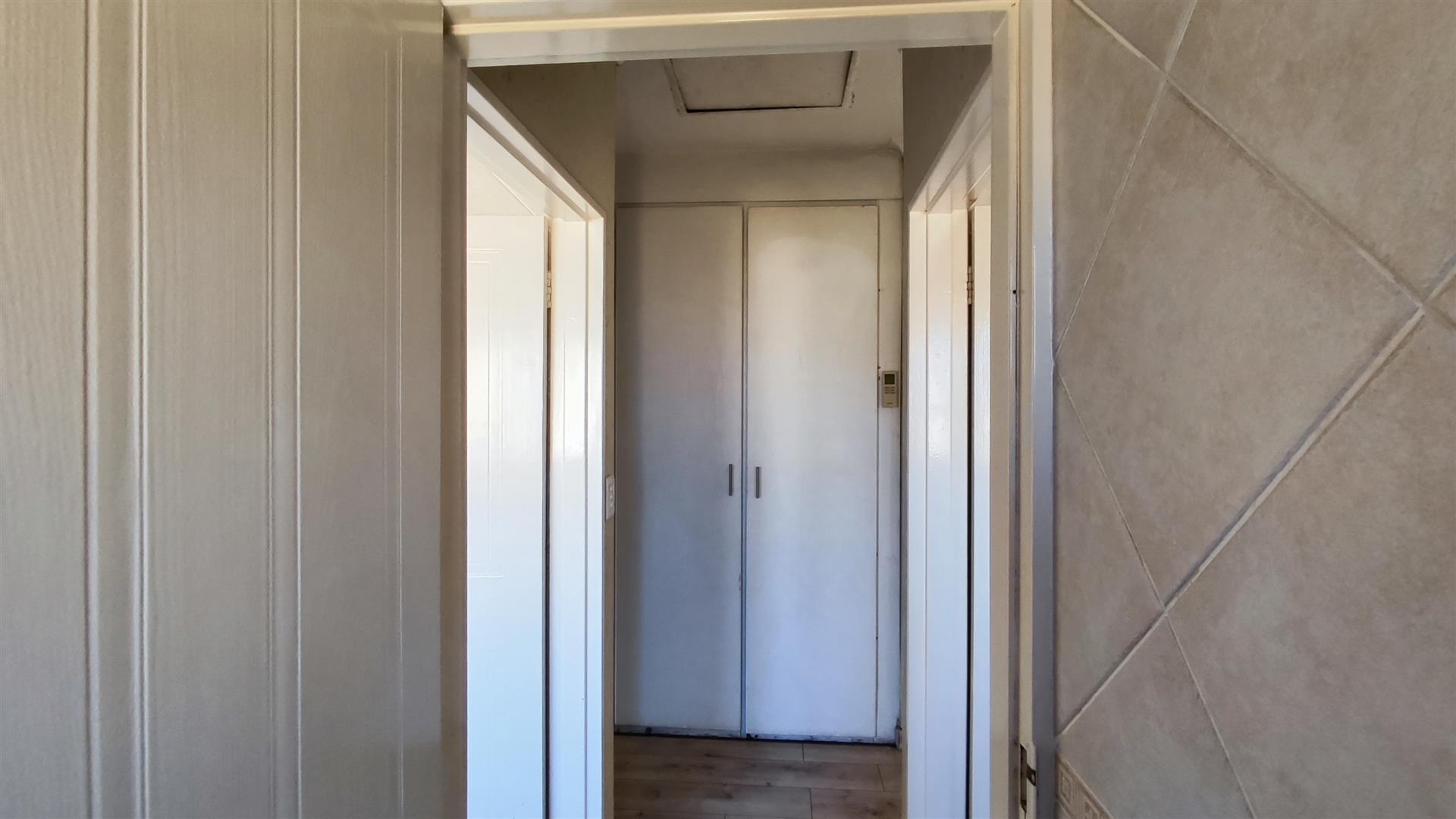 Bathroom 2 - 5 square meters of property in Glen Marais