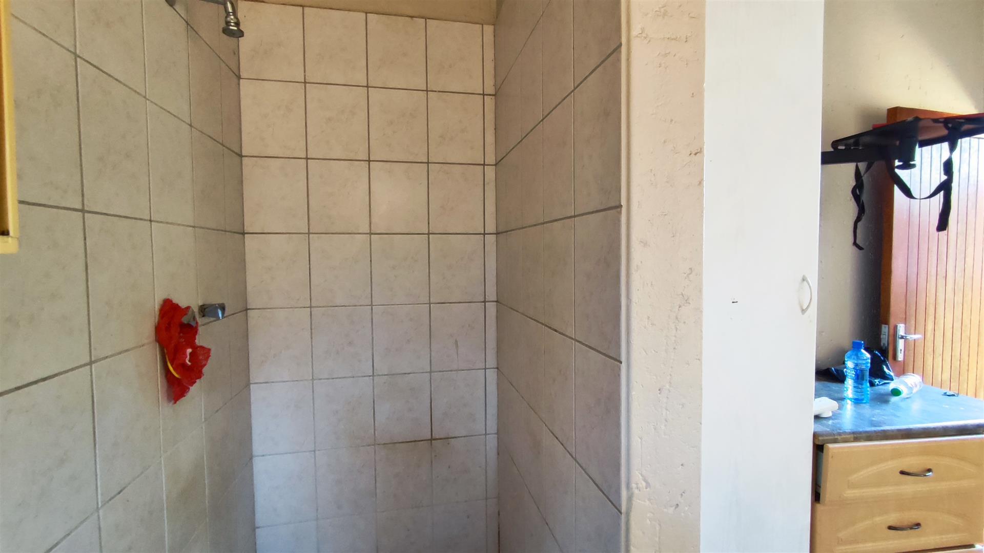 Staff Bathroom - 3 square meters of property in Glen Marais