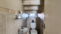 Guest Toilet - 3 square meters of property in Glen Marais