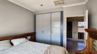 Bed Room 1 - 11 square meters of property in Glen Marais