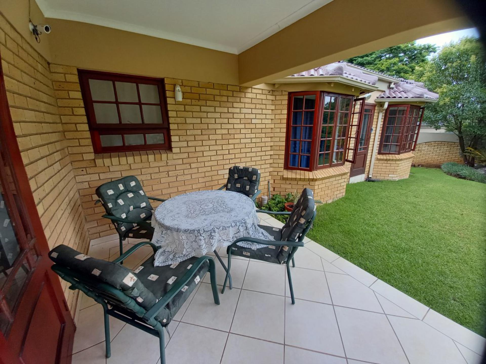 3 Bedroom Cluster for Sale For Sale in Douglasdale MR54519