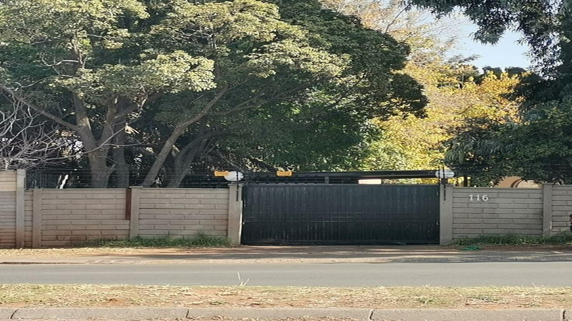 Front View of property in Brackenhurst