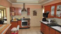 Kitchen - 17 square meters of property in Northcliff