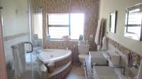 Main Bathroom - 9 square meters of property in Northcliff