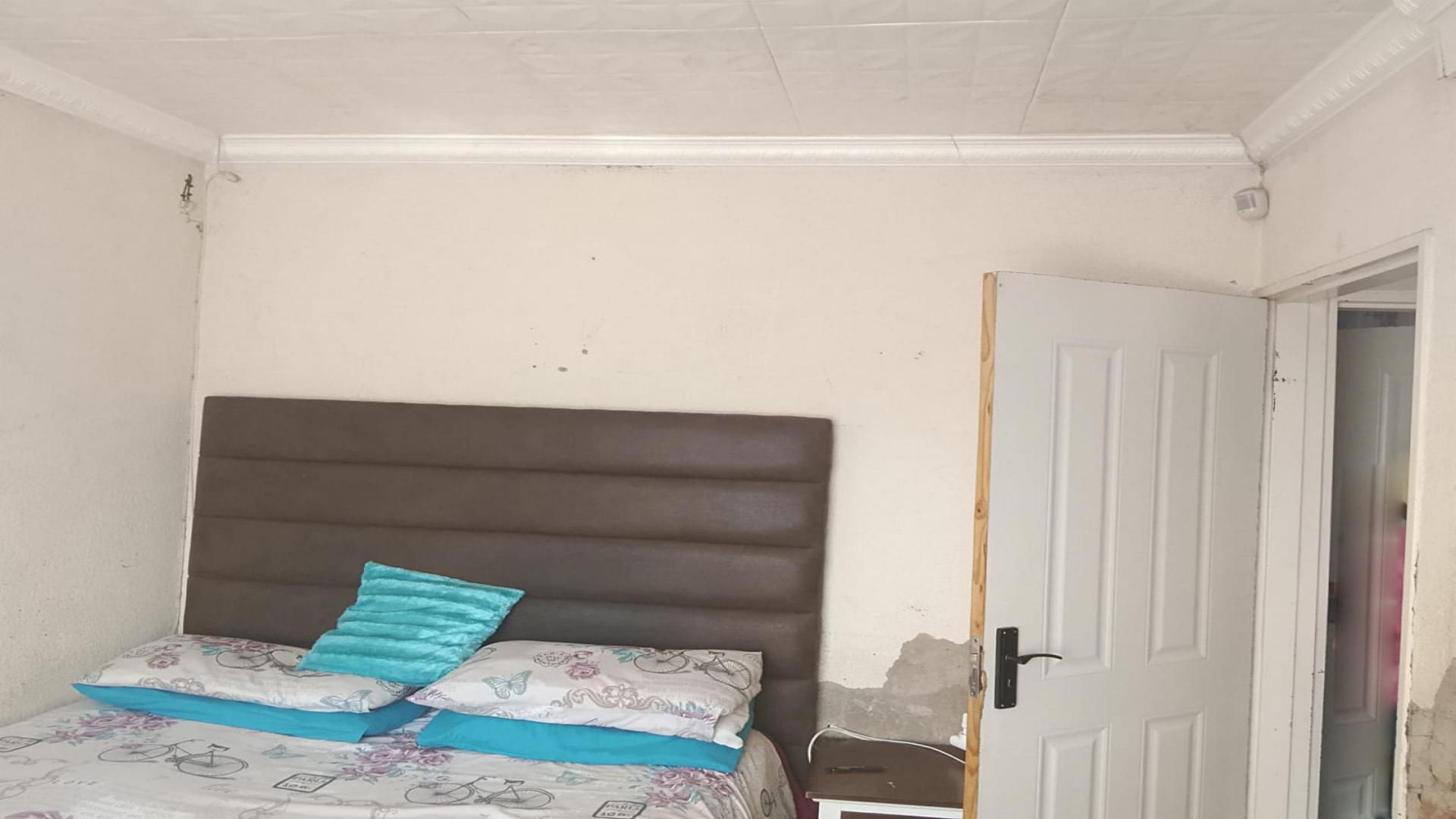 Bed Room 1 of property in Polokwane