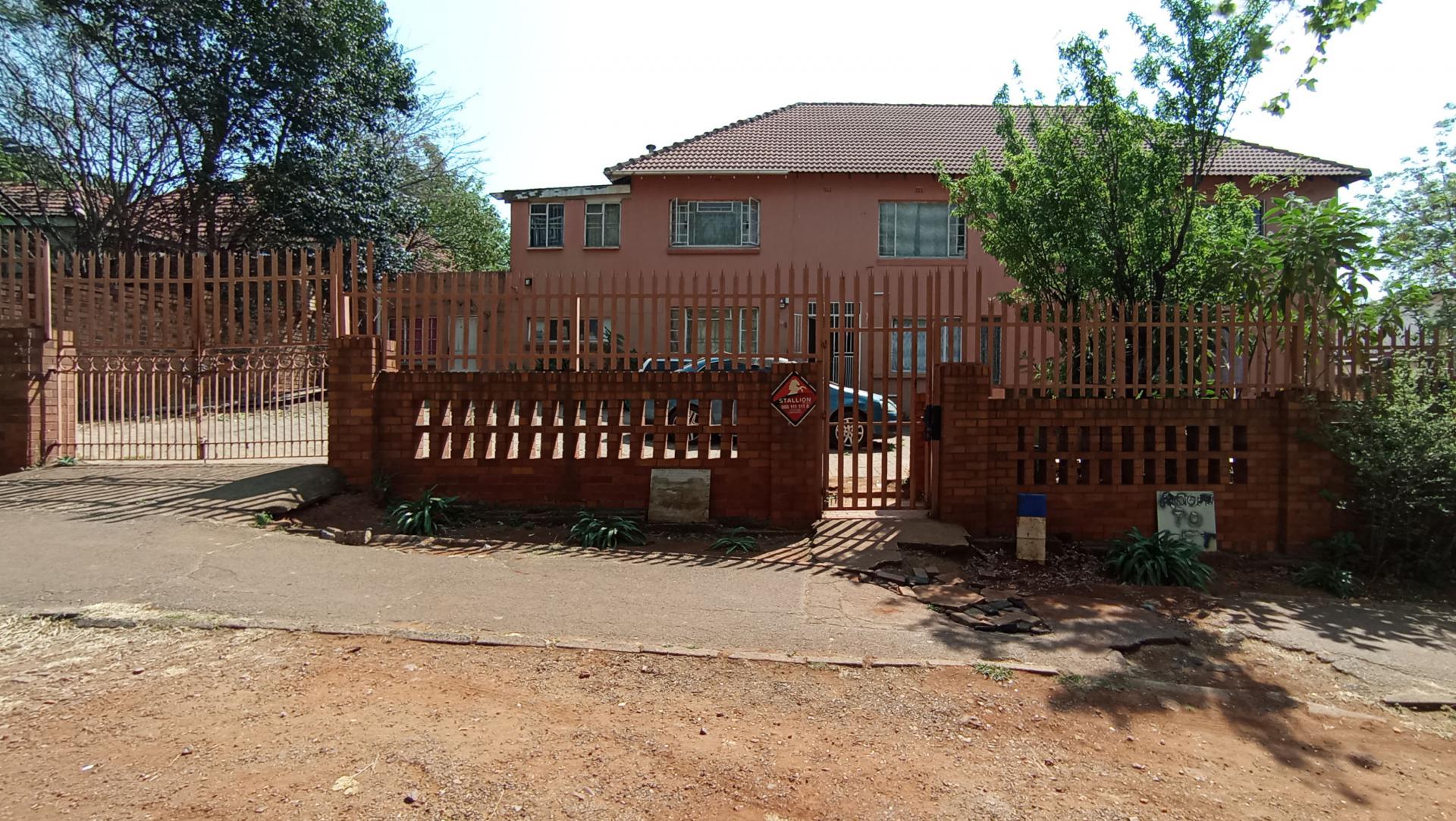 Front View of property in Cyrildene