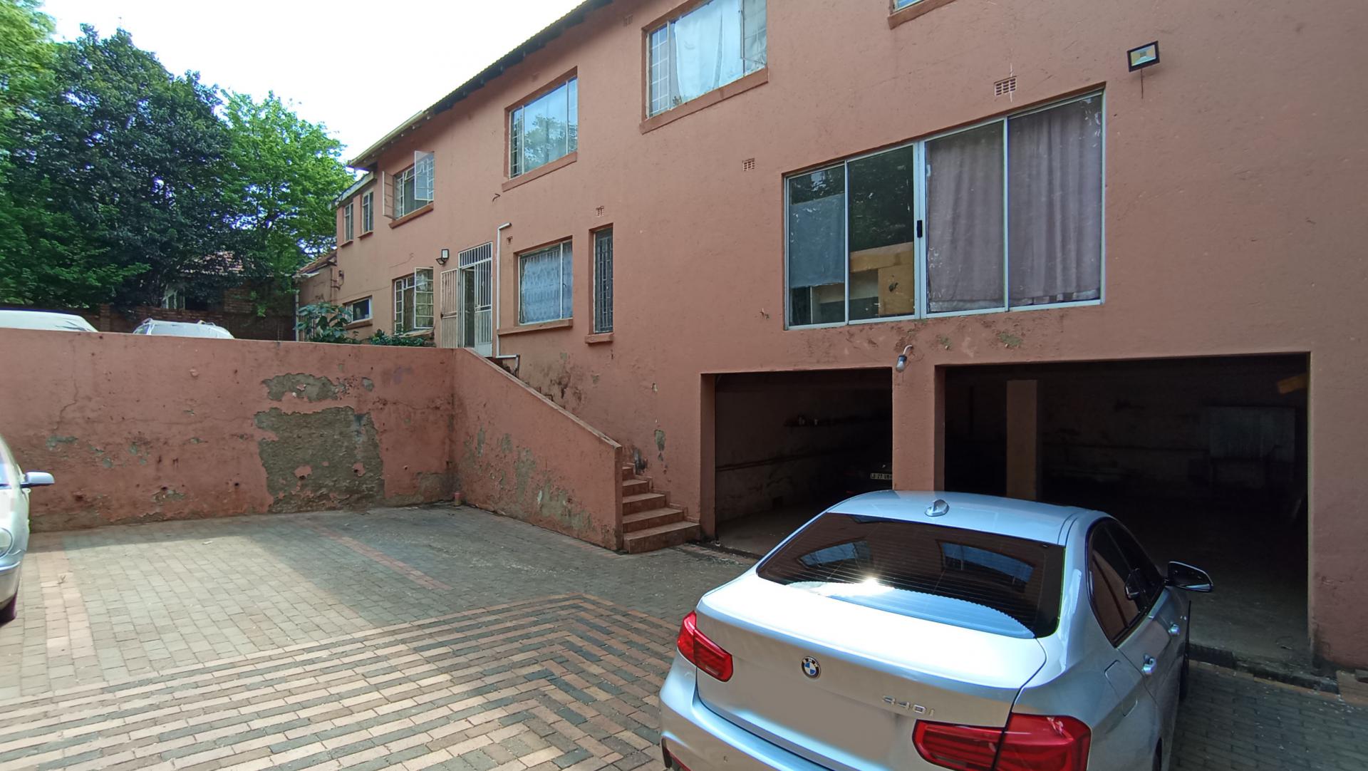 Front View of property in Cyrildene