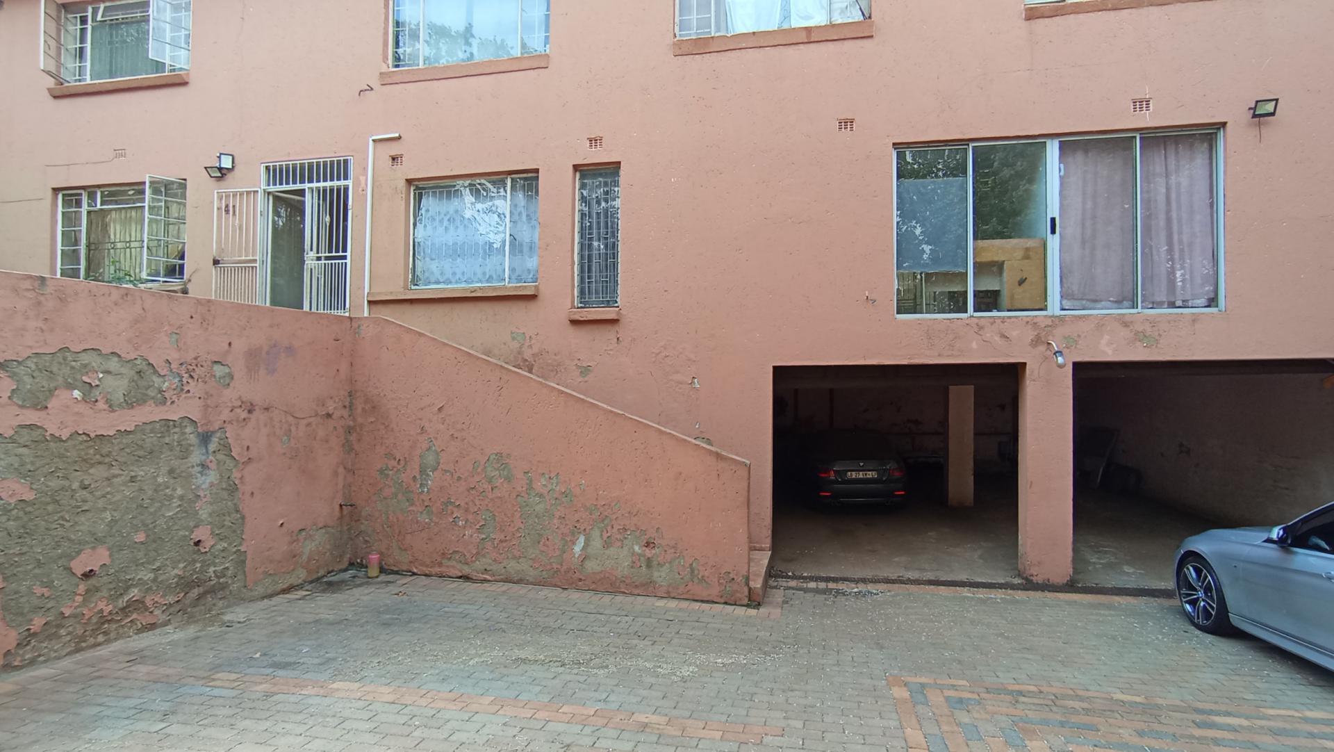 Front View of property in Cyrildene