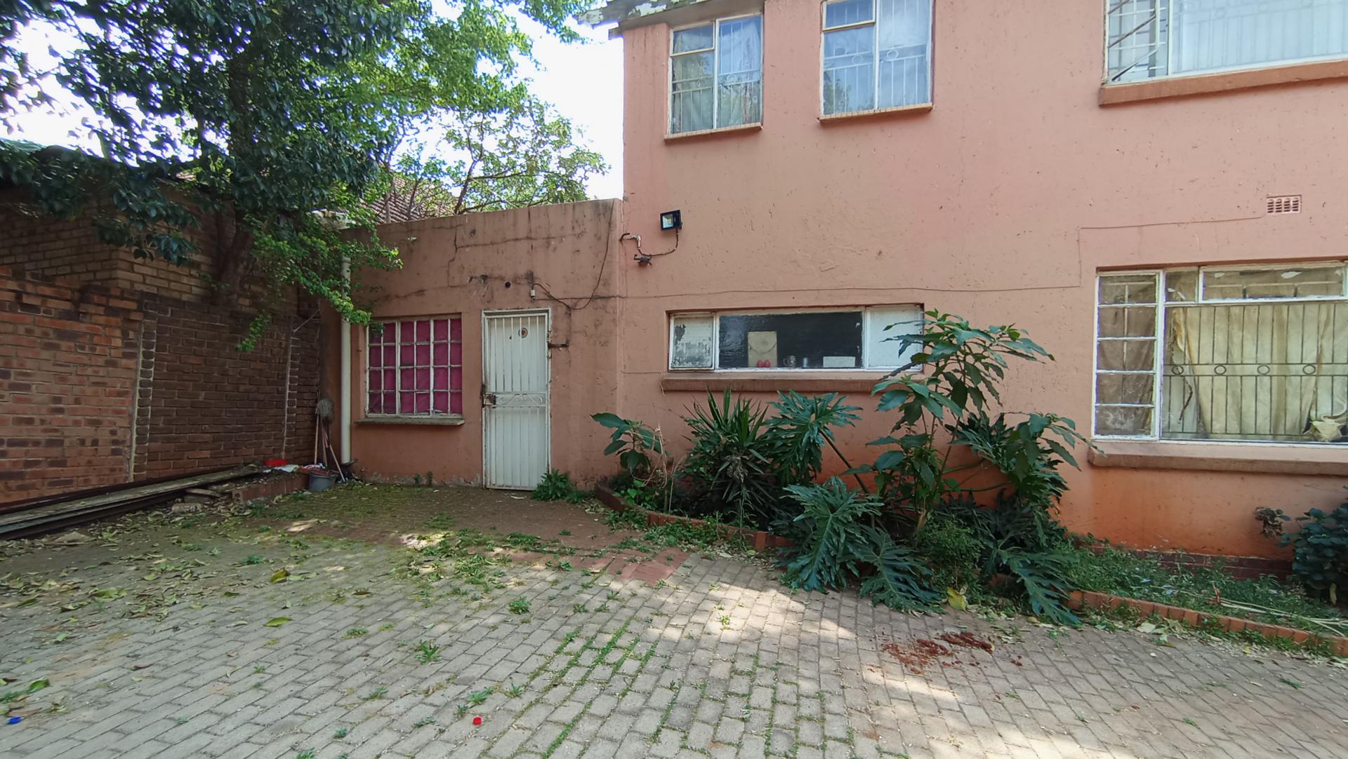 Front View of property in Cyrildene