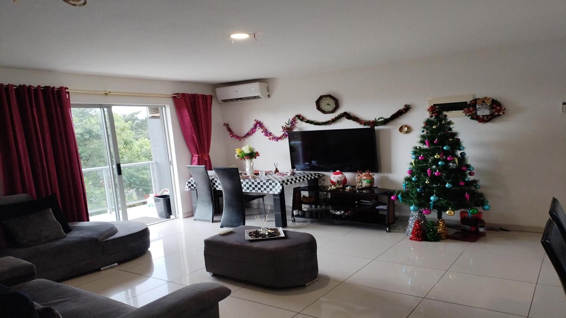 Lounges of property in Athlone Park