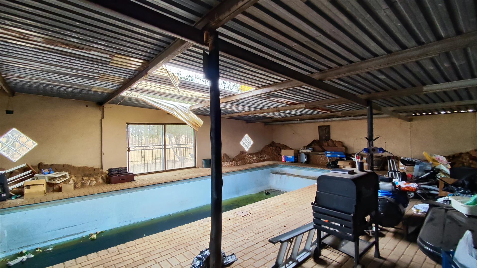 Entertainment - 174 square meters of property in Vereeniging