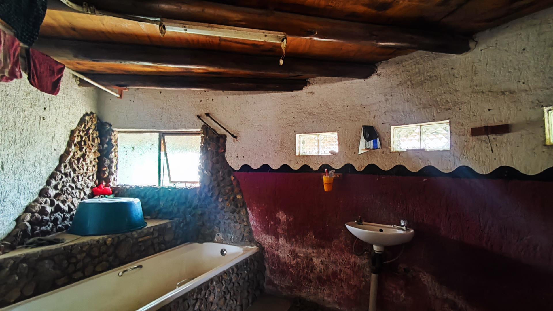 Bathroom 1 - 20 square meters of property in Vereeniging