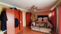 Main Bedroom - 22 square meters of property in Vereeniging