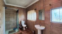 Main Bathroom - 11 square meters of property in Vereeniging
