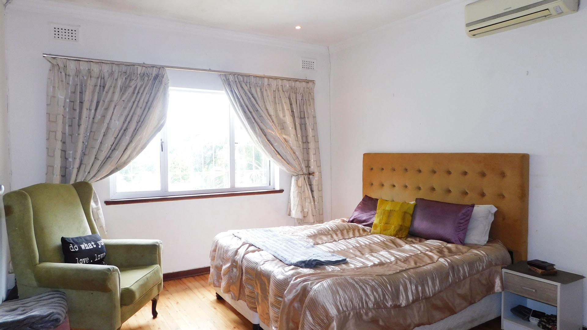 Bed Room 2 - 21 square meters of property in Durban North 