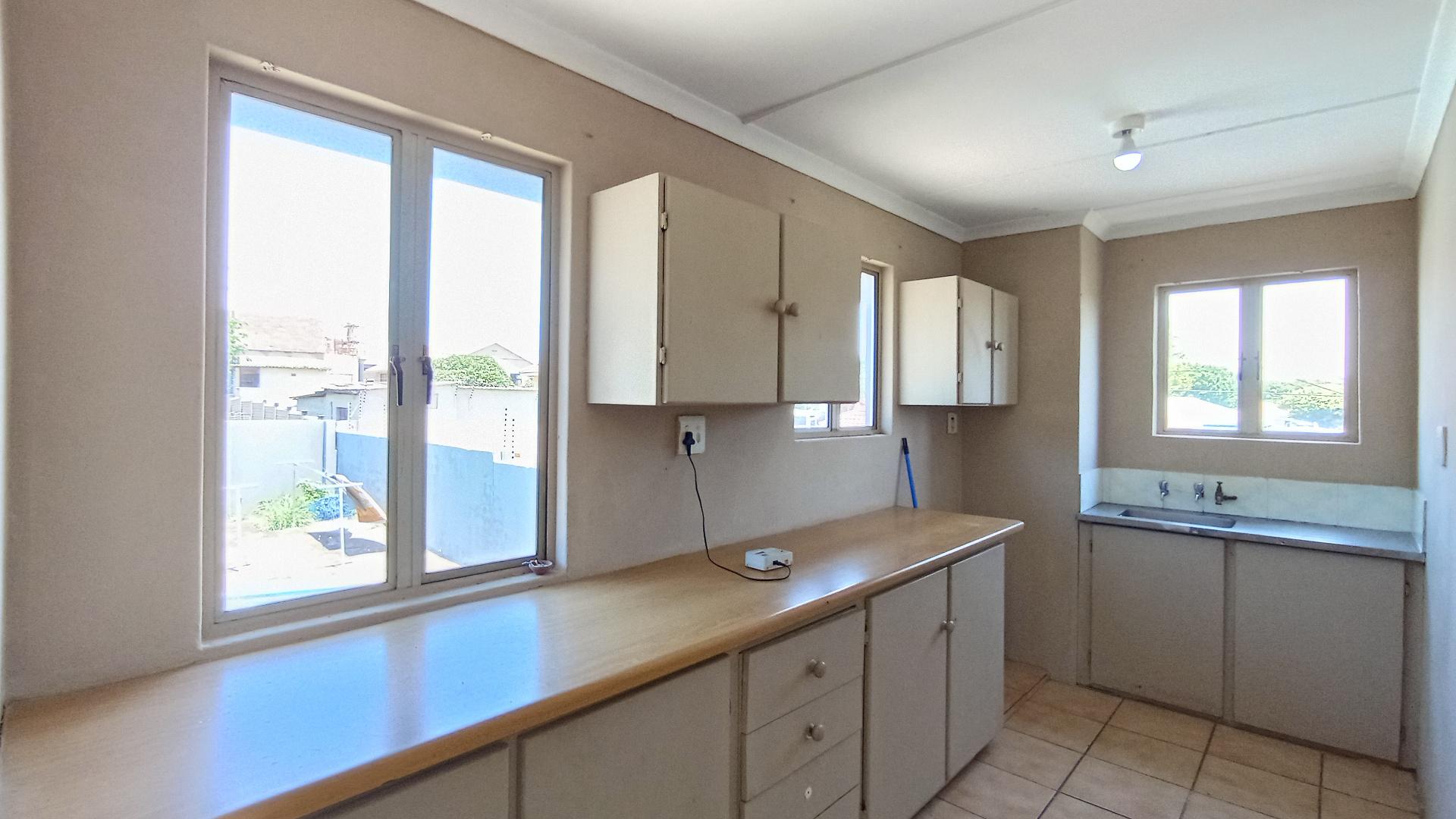 Kitchen - 48 square meters of property in Ocean View - DBN