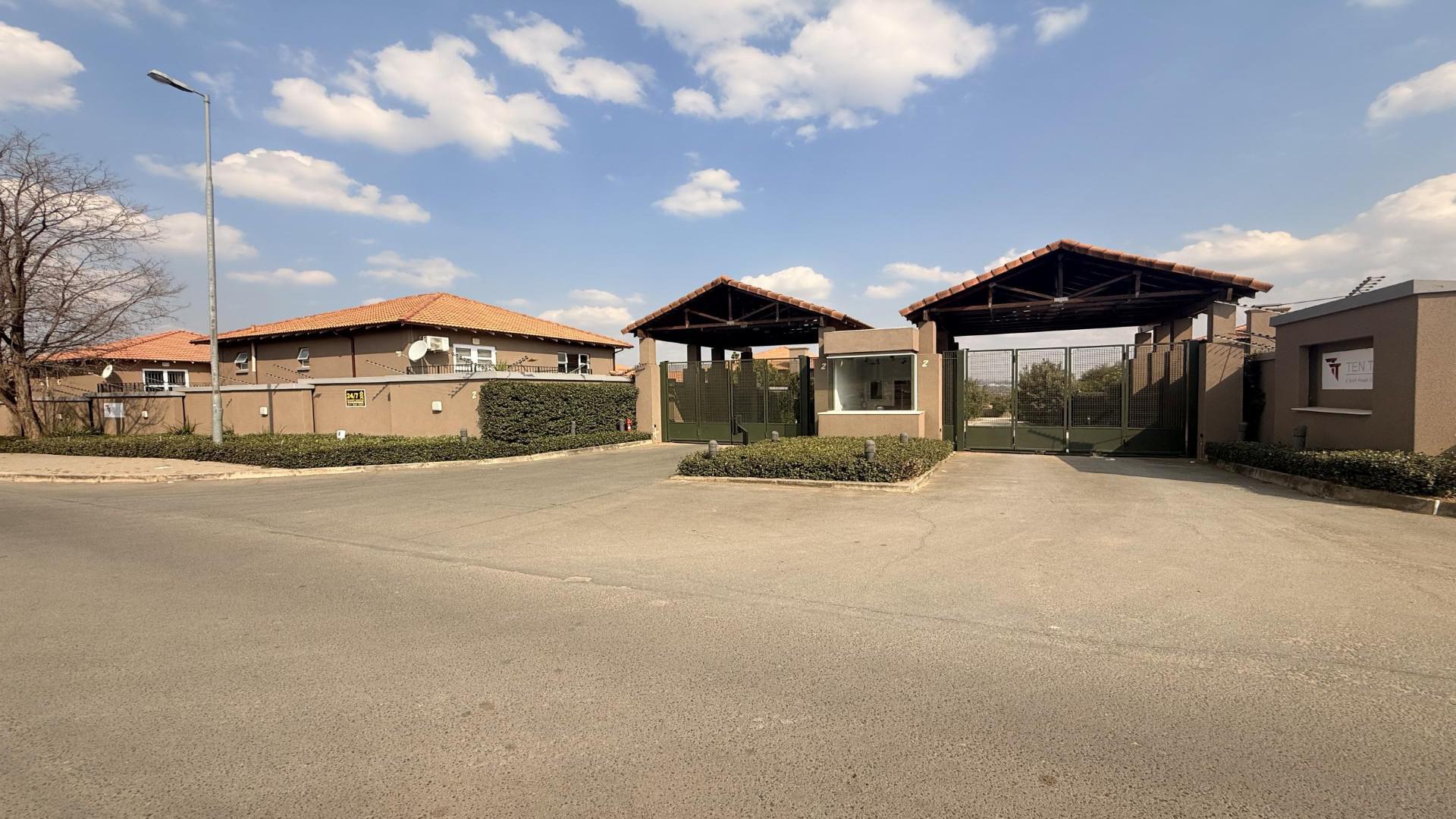 Front View of property in Witkoppen