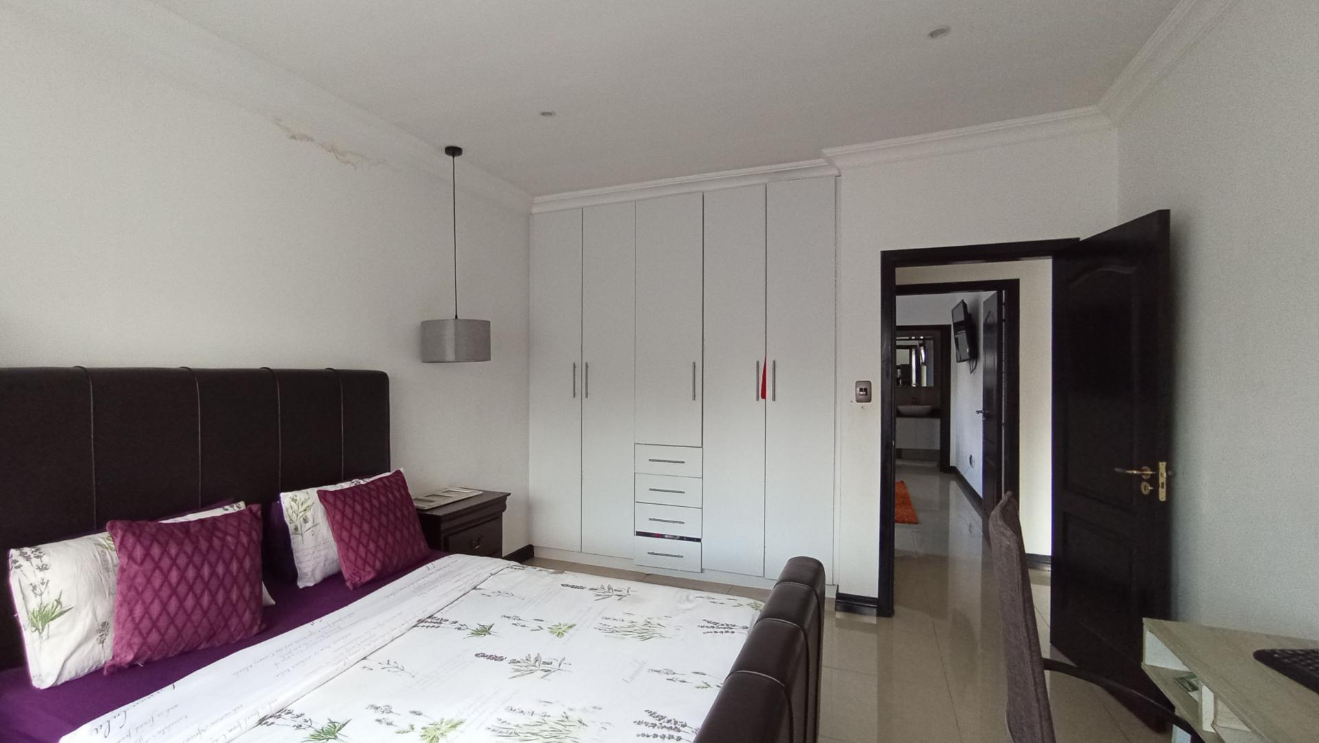 Bed Room 2 - 21 square meters of property in Witkoppen