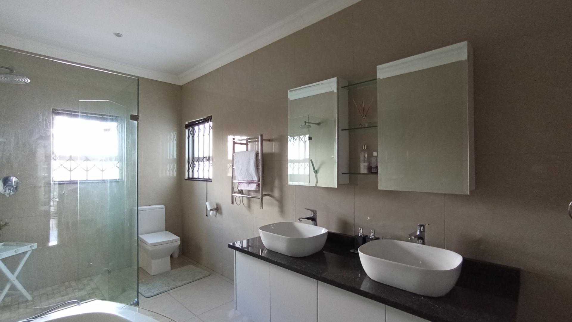 Bathroom 1 - 12 square meters of property in Witkoppen