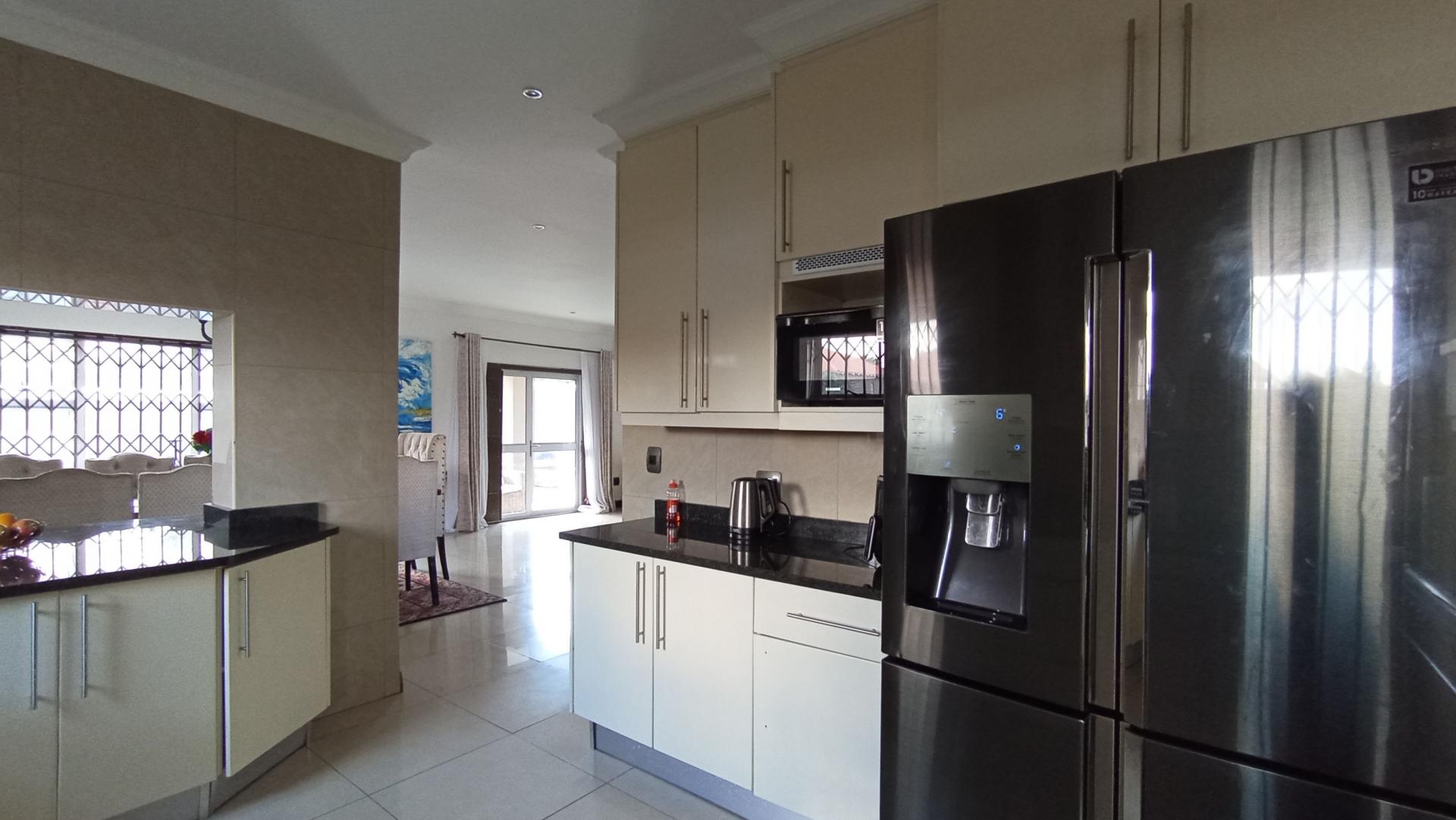 Kitchen - 19 square meters of property in Witkoppen