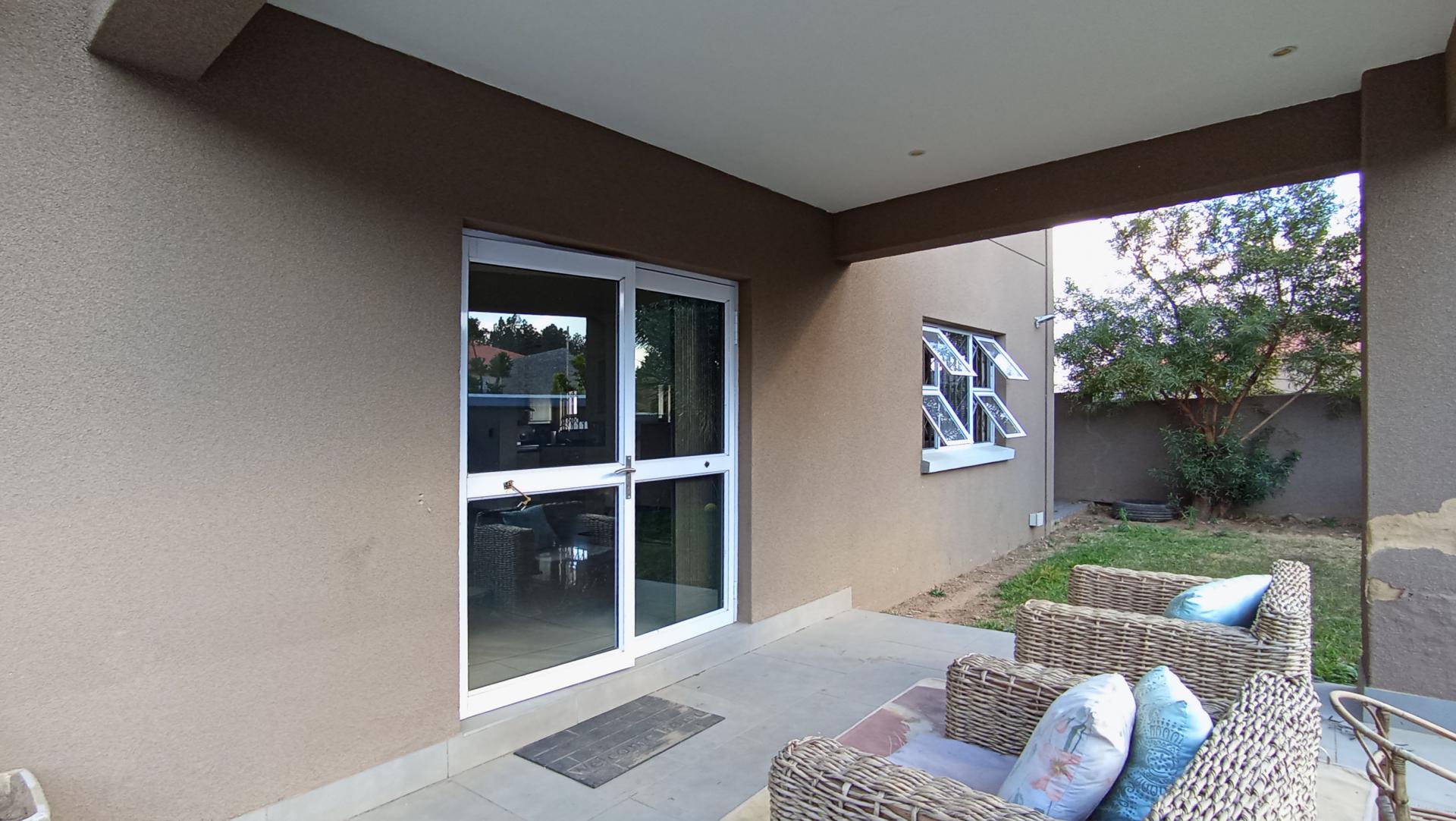 Patio - 19 square meters of property in Witkoppen