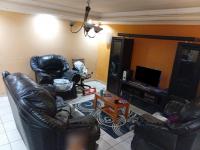 Lounges of property in Roodekop