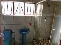Bathroom 2 of property in Roodekop
