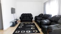 Lounges - 24 square meters of property in Shallcross 