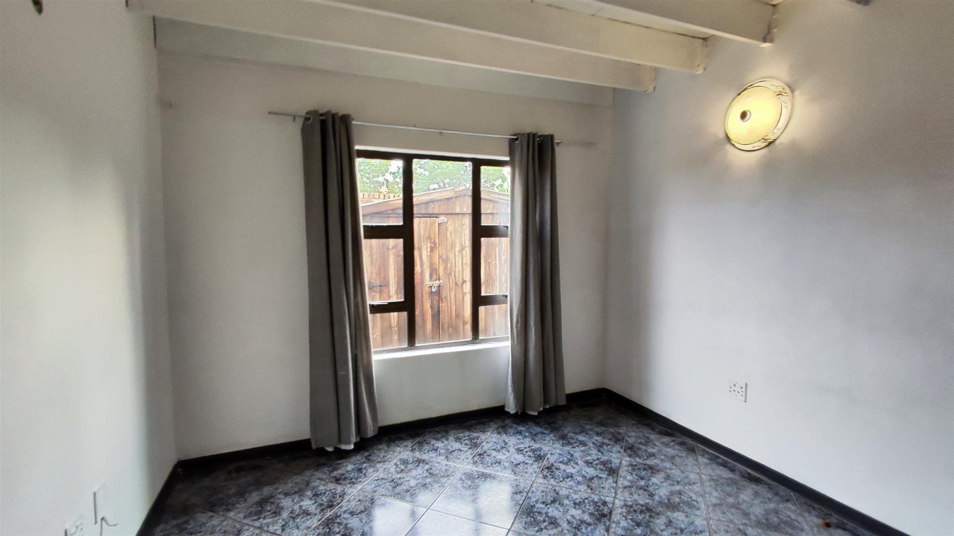 Dining Room - 11 square meters of property in Bartlett AH