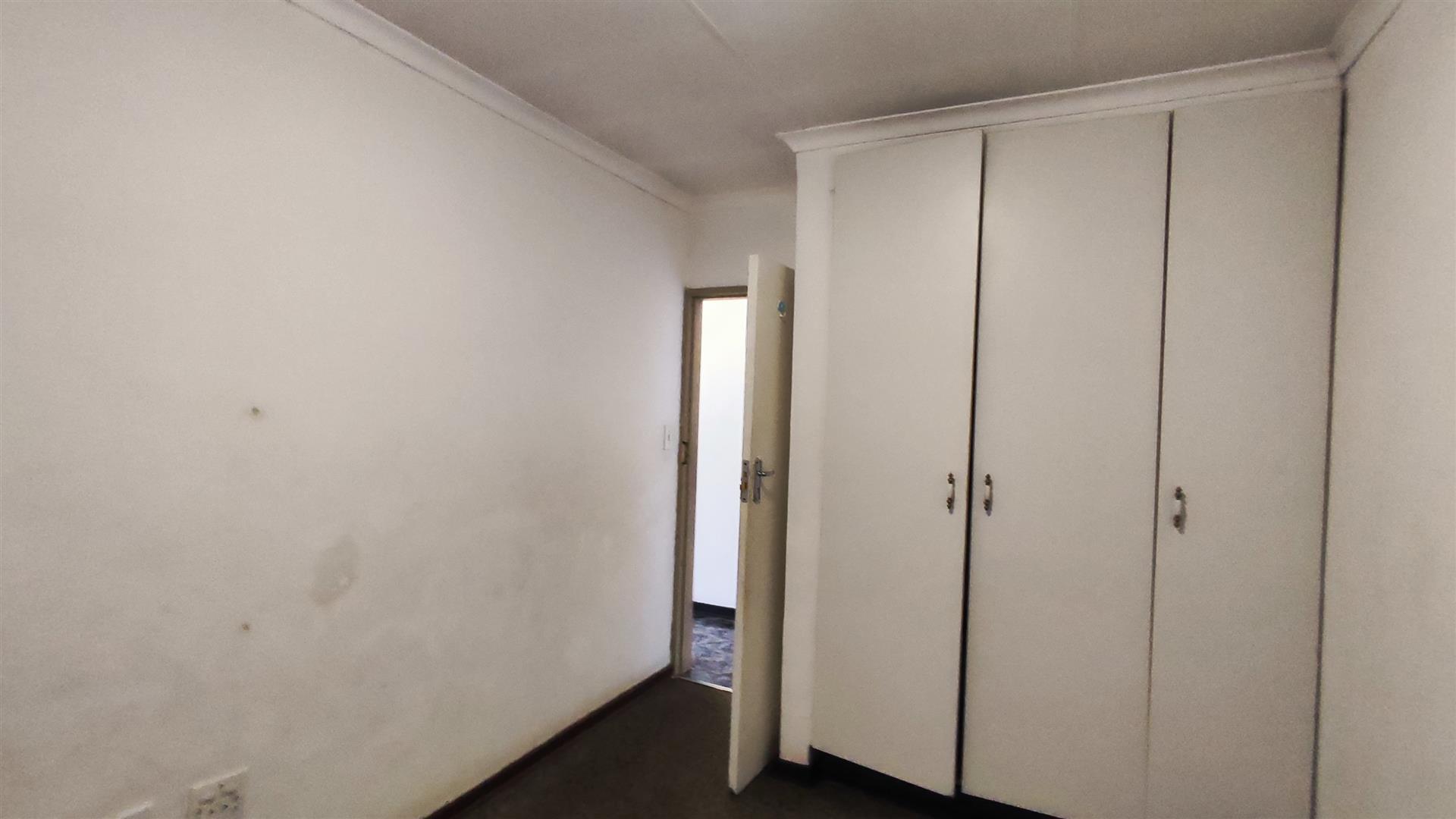 Bed Room 1 - 9 square meters of property in Bartlett AH